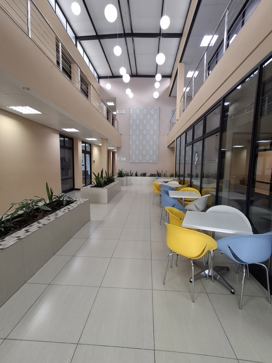 To Let Commercial Property for Rent in Vincent Eastern Cape